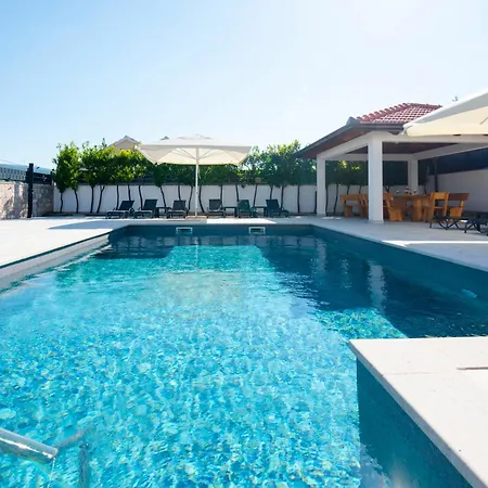 Vacation Matic With 7 Bedrooms Villa *
