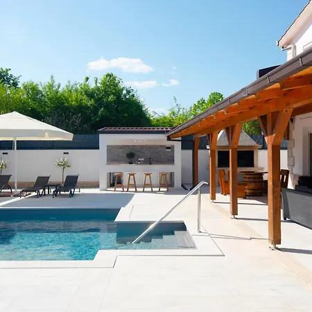 Vacation Matic With 7 Bedrooms Villa *