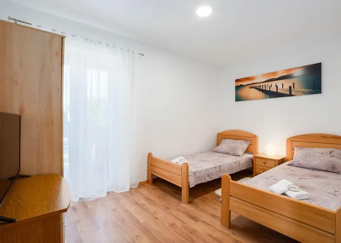 Vacation Matic With 7 Bedrooms سيني