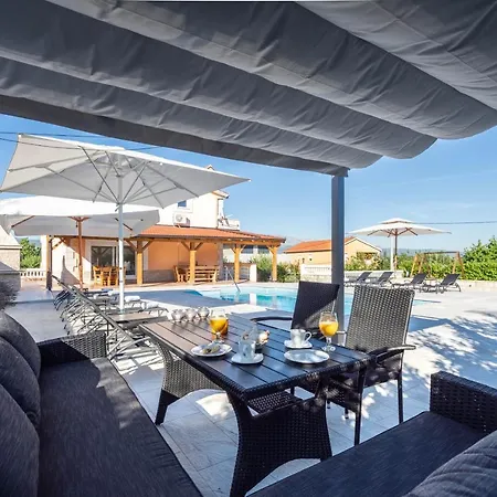 Villa Vacation Matic With 7 Bedrooms *