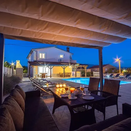 Villa Vacation Matic With 7 Bedrooms *