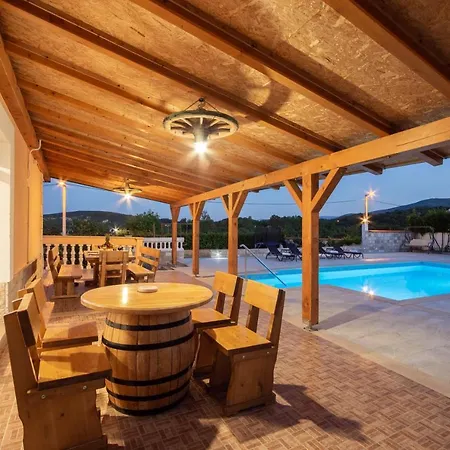 Villa Vacation Matic With 7 Bedrooms Sinj
