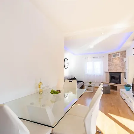 Villa Vacation Matic With 7 Bedrooms