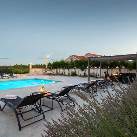 Villa Vacation Matic With 7 Bedrooms