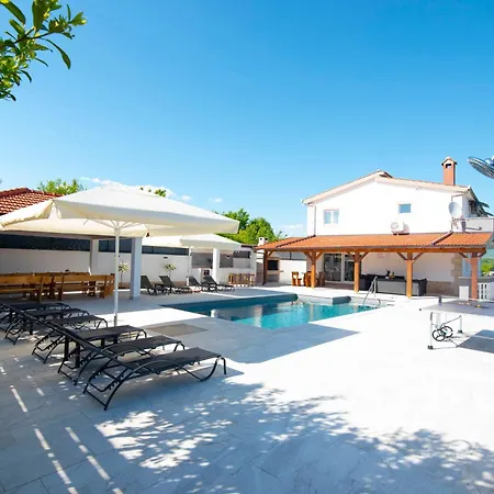 Villa Vacation Matic With 7 Bedrooms *