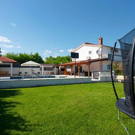 Vacation Matic With 7 Bedrooms