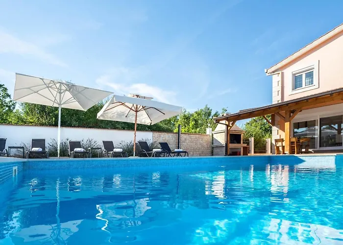 Vacation Matic With 7 Bedrooms