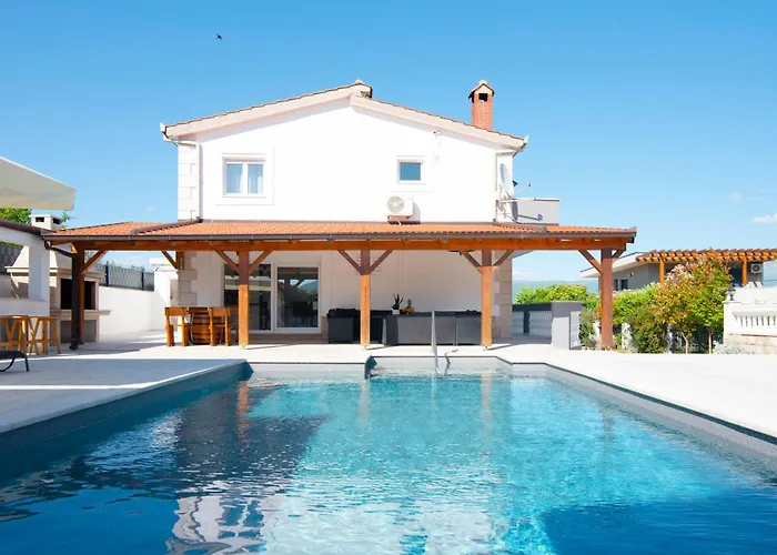 Vacation Matic With 7 Bedrooms סיני